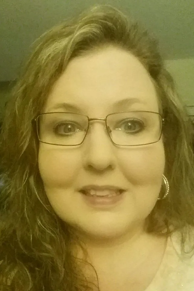 Lisa M Hanenkratt headshot
