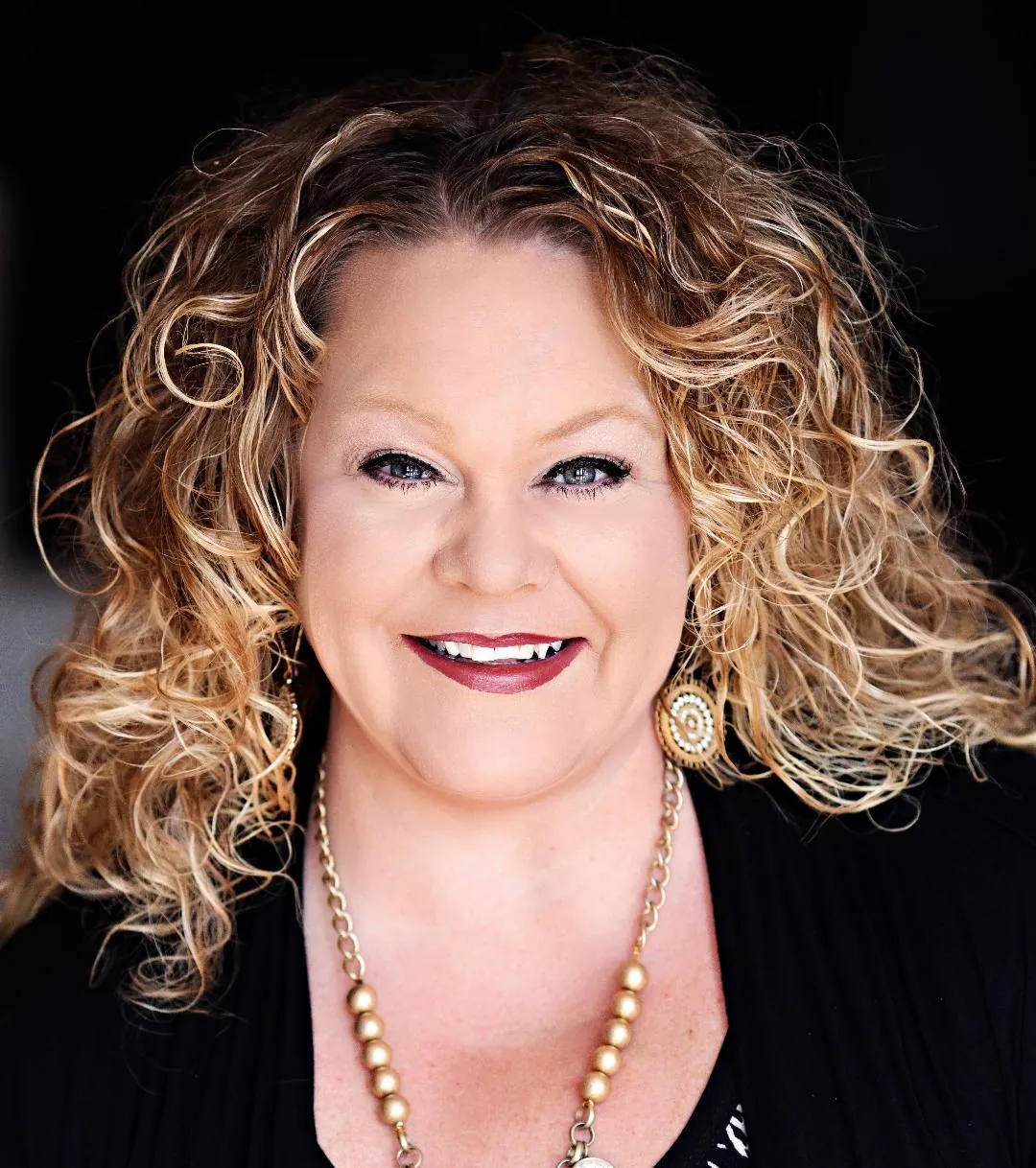 Amy Lee Bailey headshot