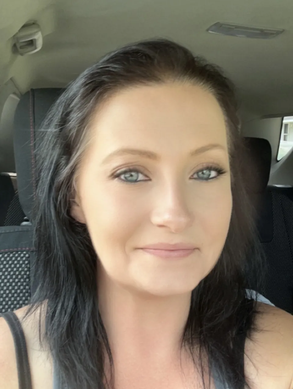 amber Fay Oakley headshot