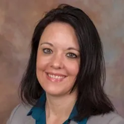 Renae Robbins headshot