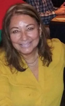 Laura D. Barraza headshot