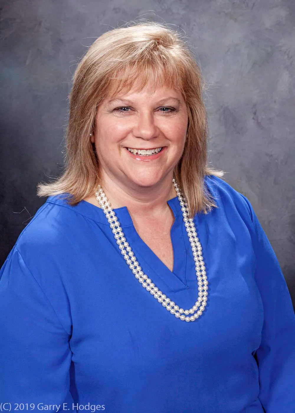 Angela Becker headshot