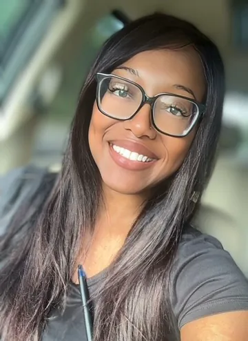 Jasmine N Jones headshot