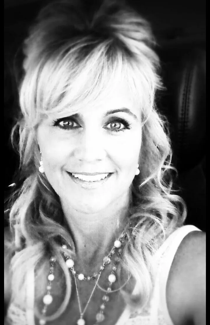 Karin Lynn Kelly headshot