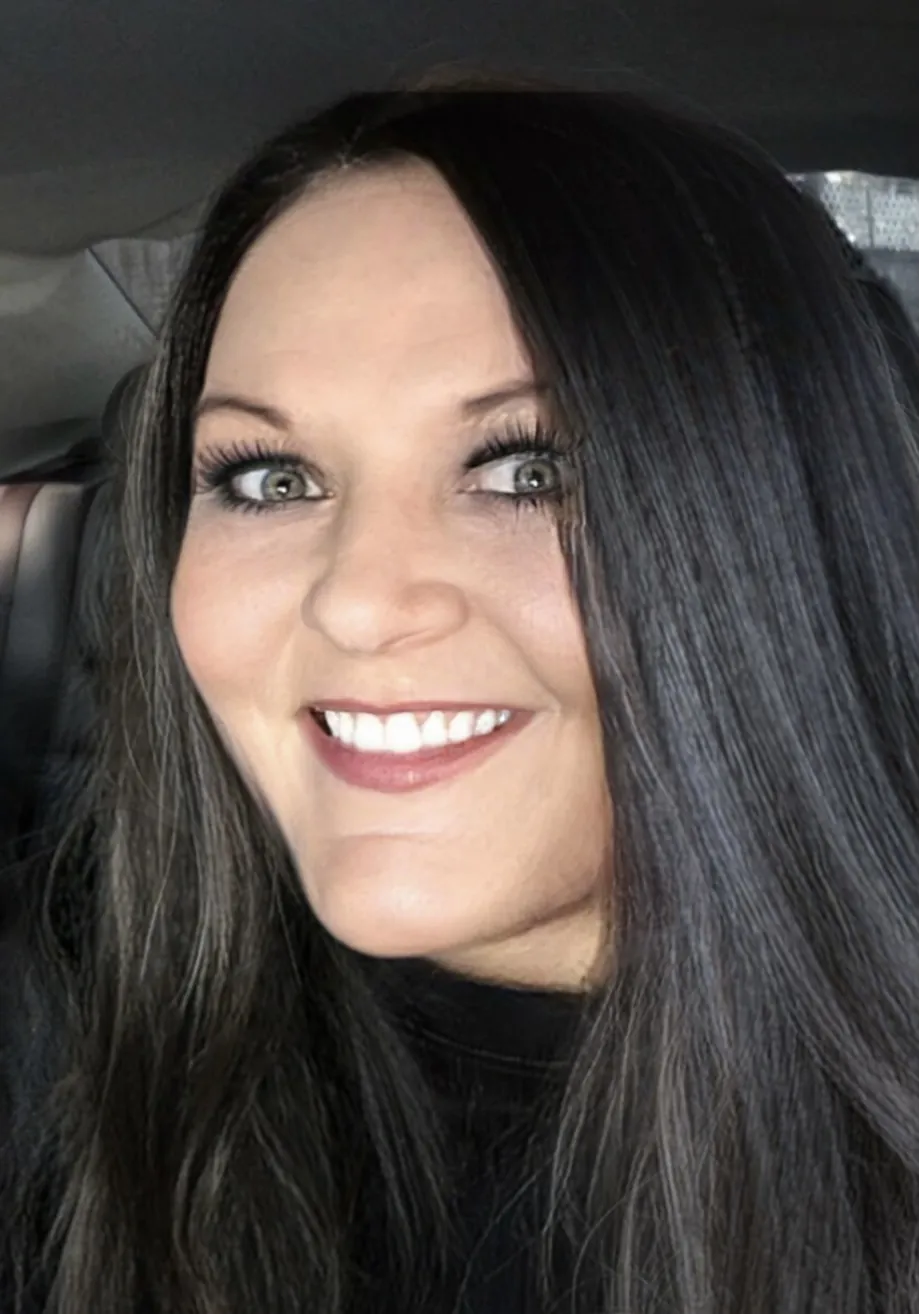 Gretchen Rivet headshot