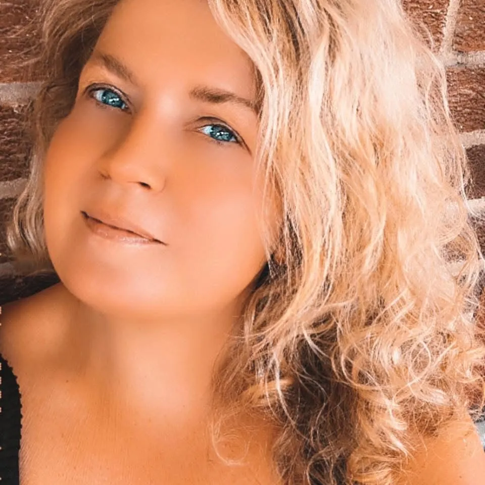 Kathy Campbell headshot