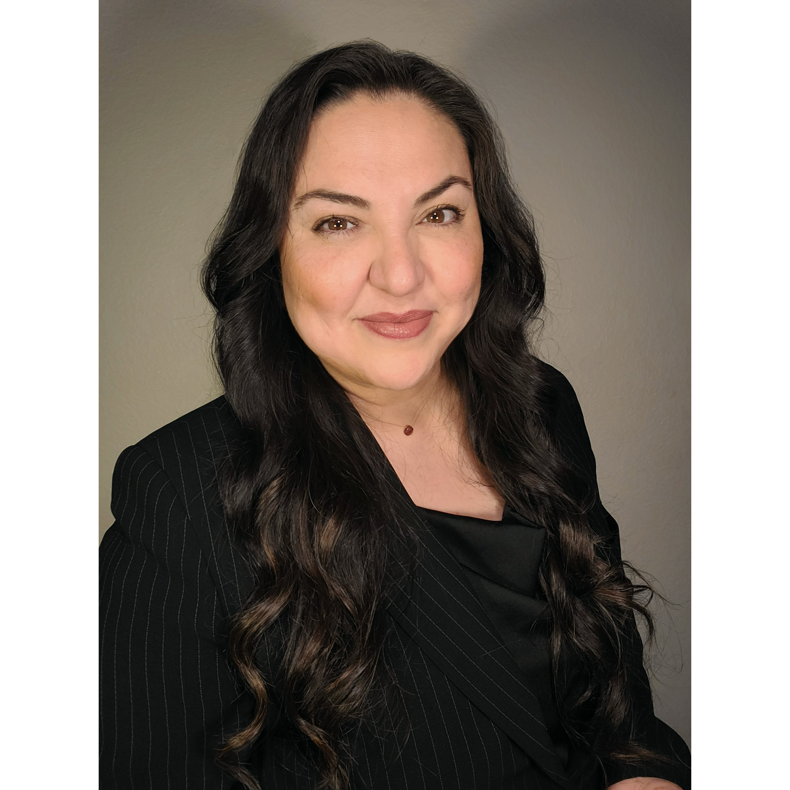 Cinthya B. Castro headshot