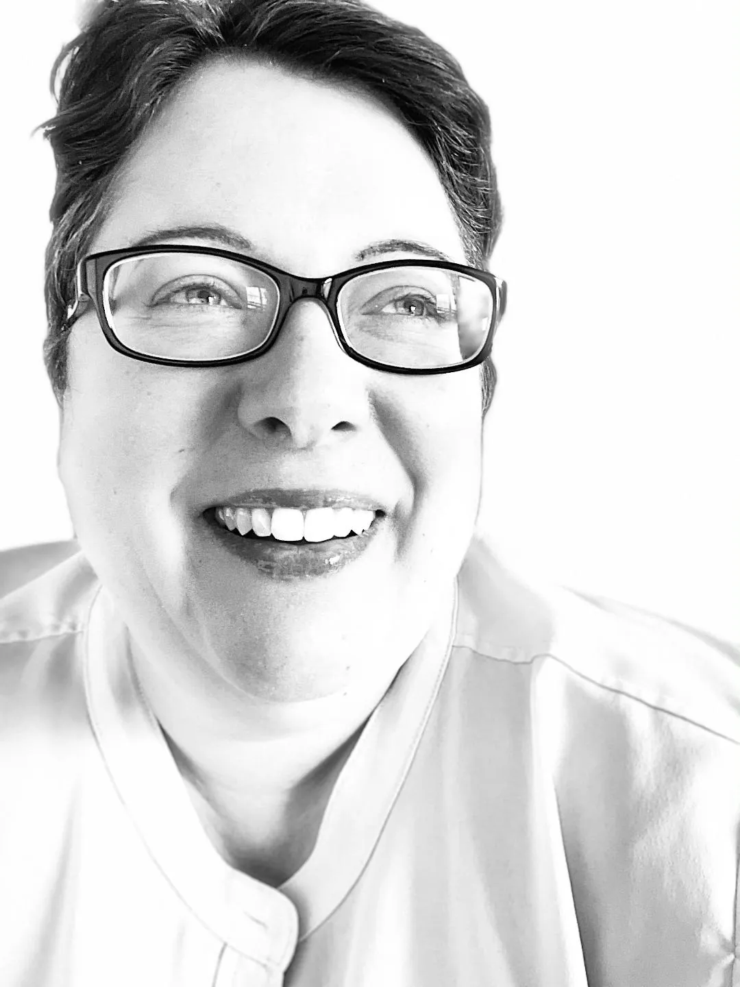 Tracy Wetter, Notary Public, PhD headshot