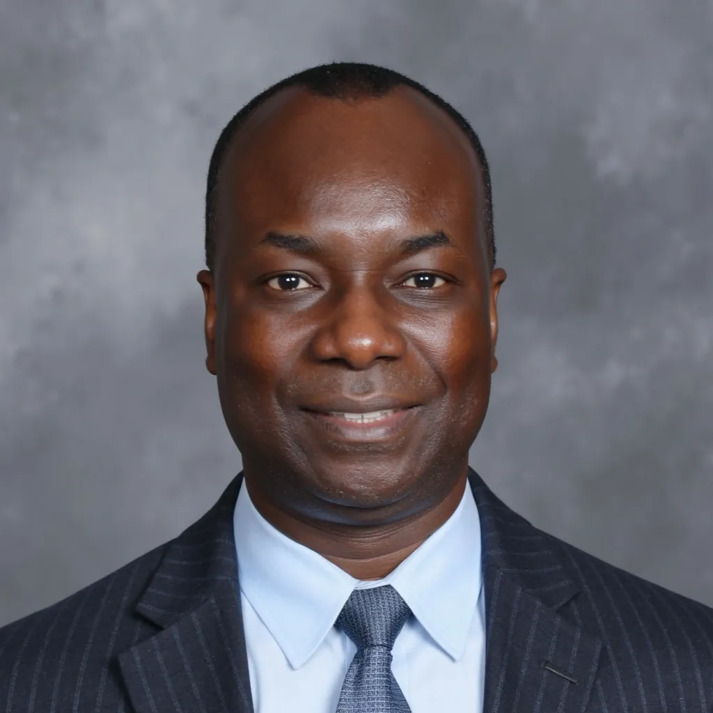 Mike Prah headshot