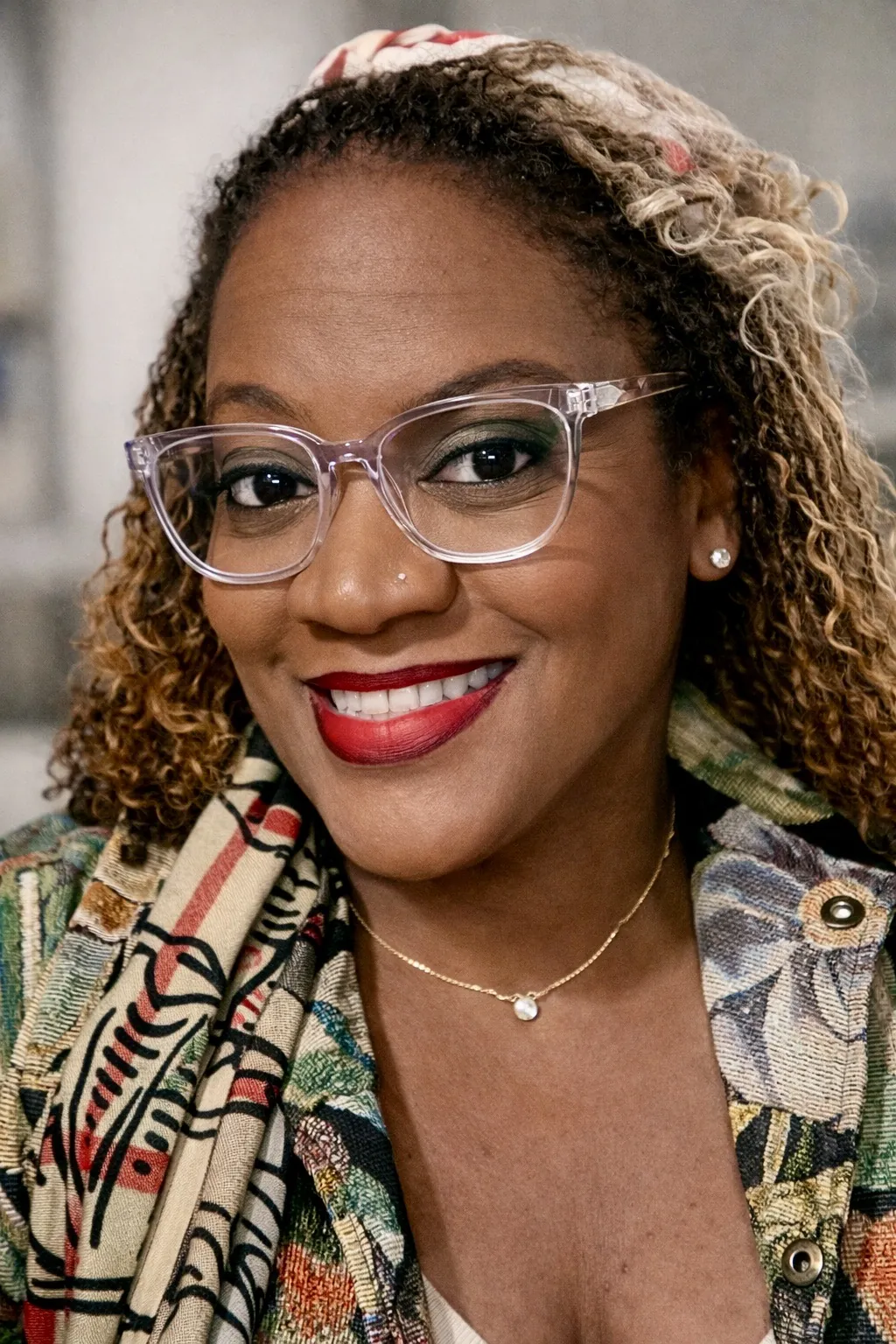 Jocelyn Dove headshot