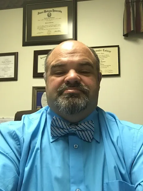 Timothy Woodward headshot