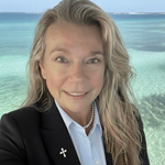 Staci Roberts headshot