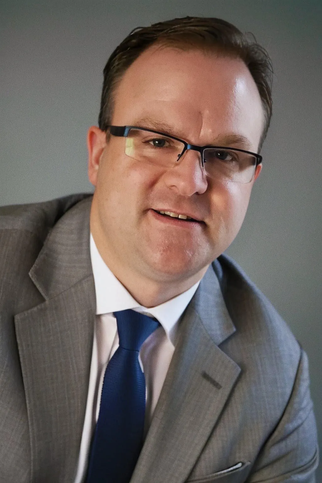 Joshua T Peterson headshot