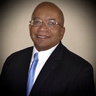 Julian Easter headshot