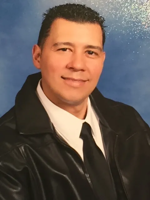 Luis Rivas headshot