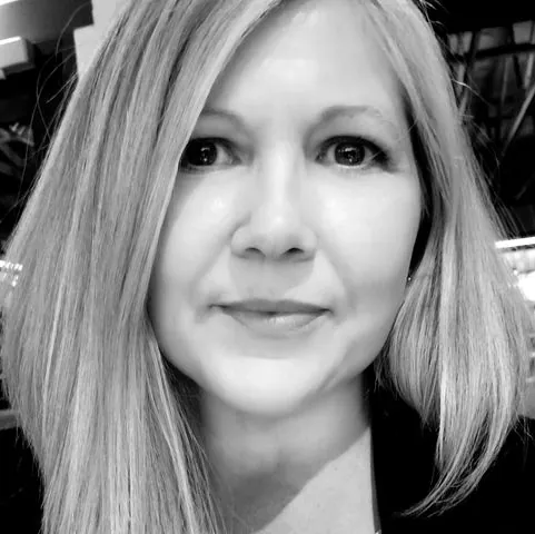 Tammy L. Fox headshot