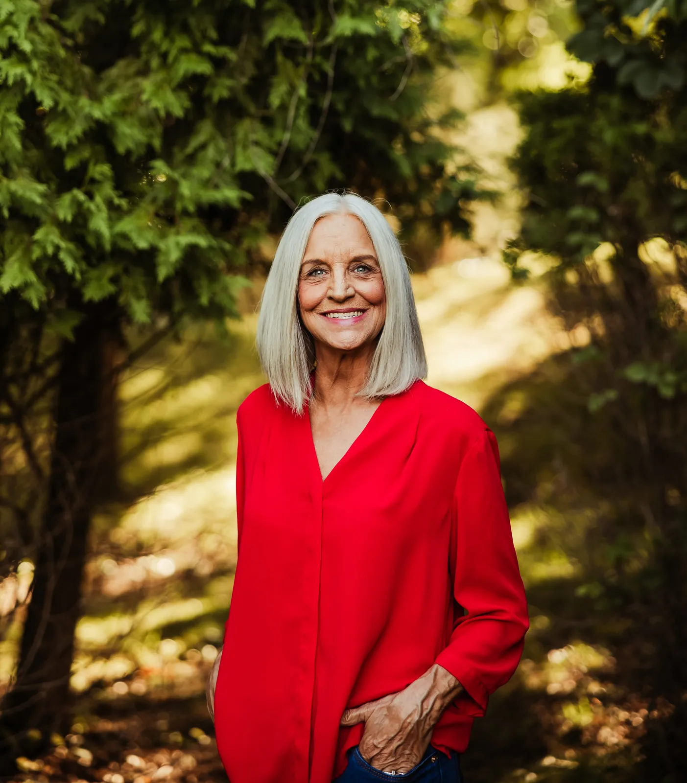 LINDA COX headshot