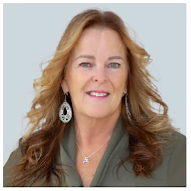 Darlene S Fox headshot