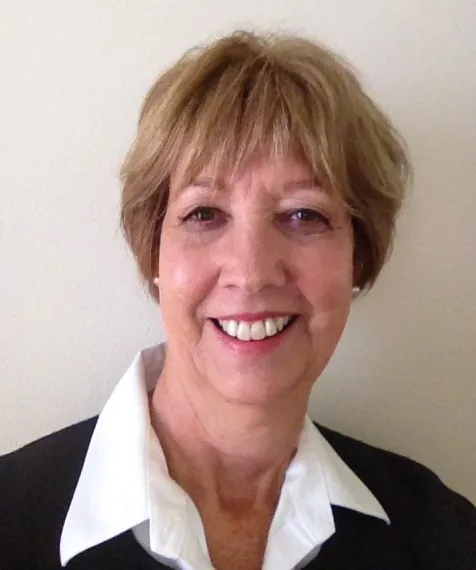 Carolyn Bleacher headshot