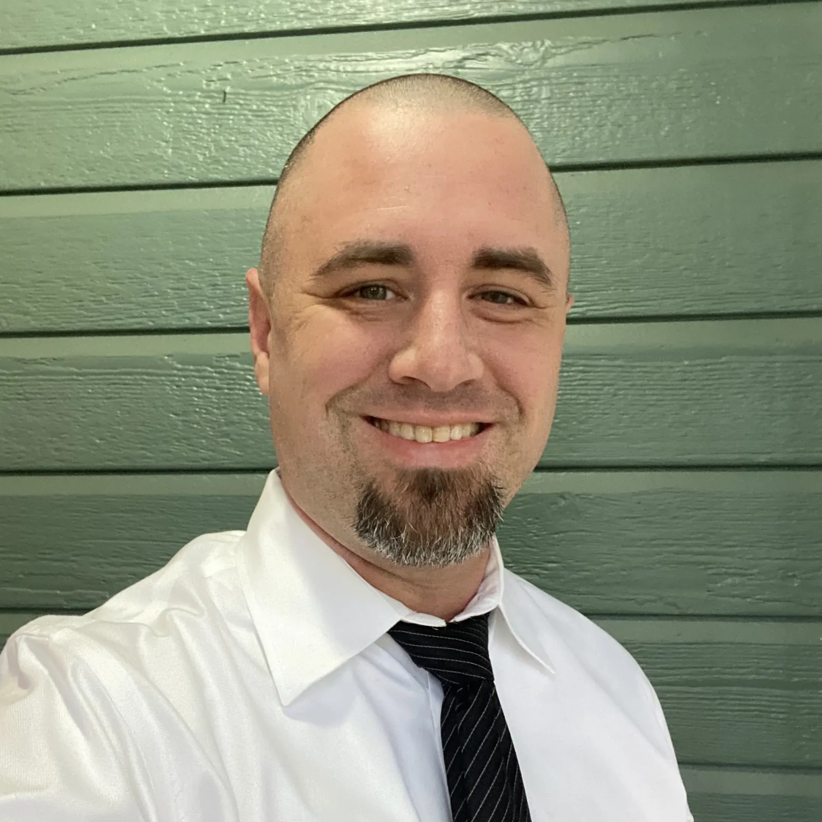 Dustin Kinney headshot