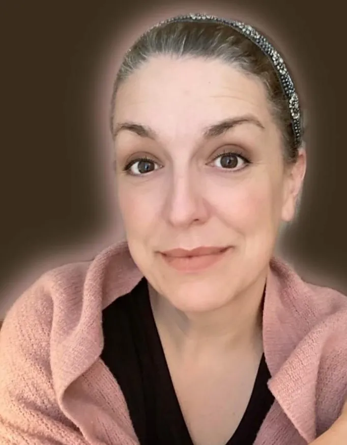 Lisa Adair headshot
