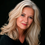 Judith Molnar headshot