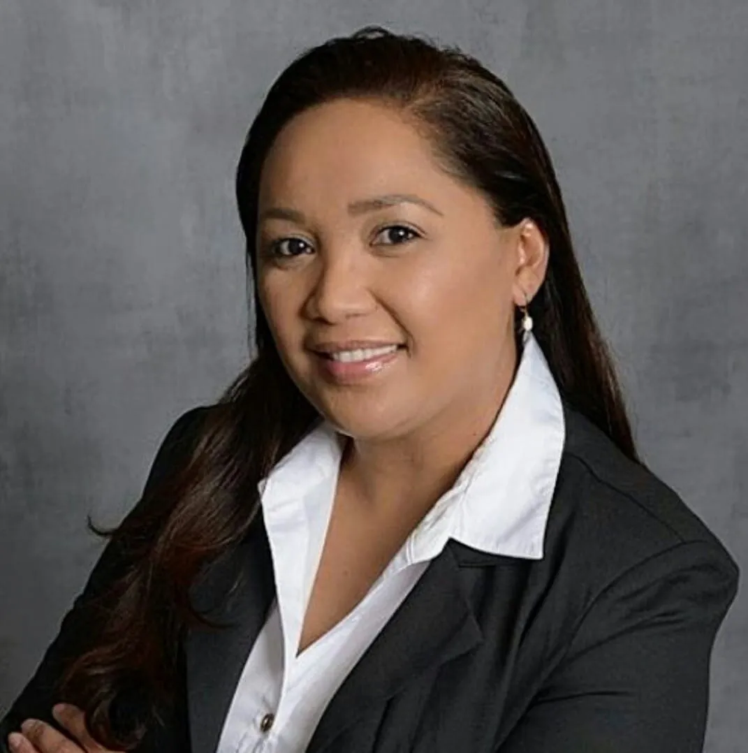 Melanie Garza headshot