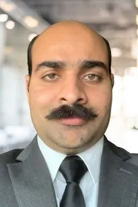 Mohammad Khan headshot